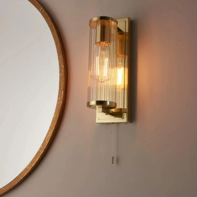 Deshi Wall Light - Brushed Brass 5 Deshi Wall Light - Brushed Brass - Image 5